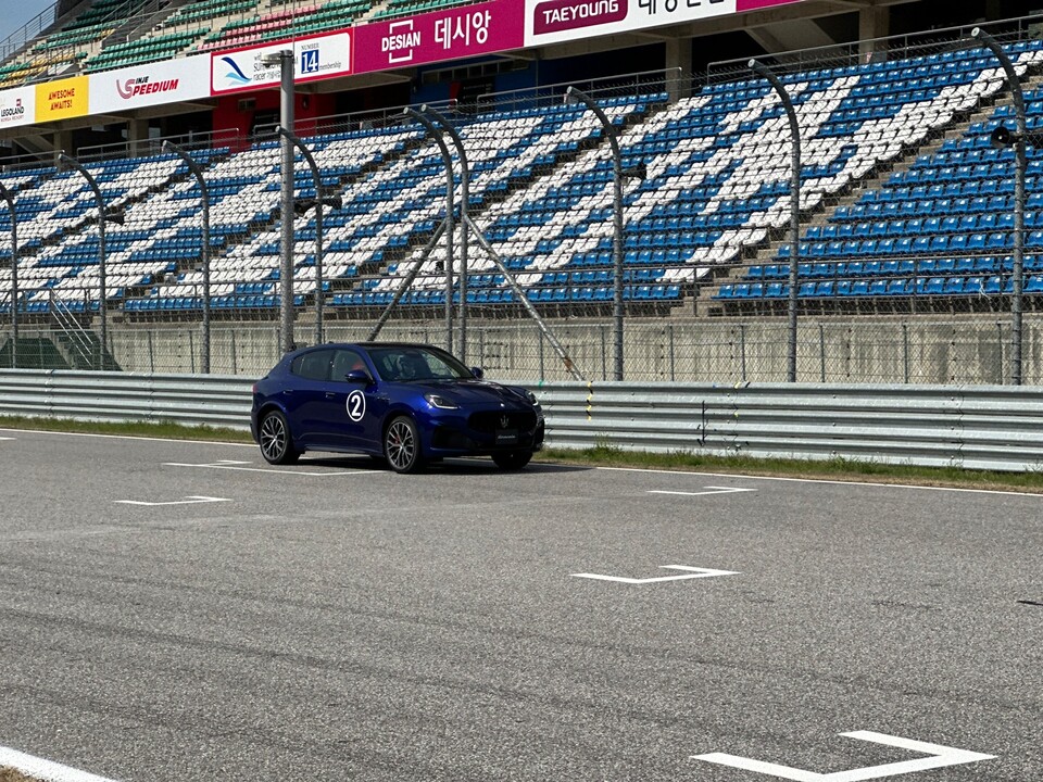 [시승] &quot;강렬함과 감성의 조화&quot; 서킷서 만난 삼지창&#44; 마세라티 &#39;그레칼레·MC20&#39;