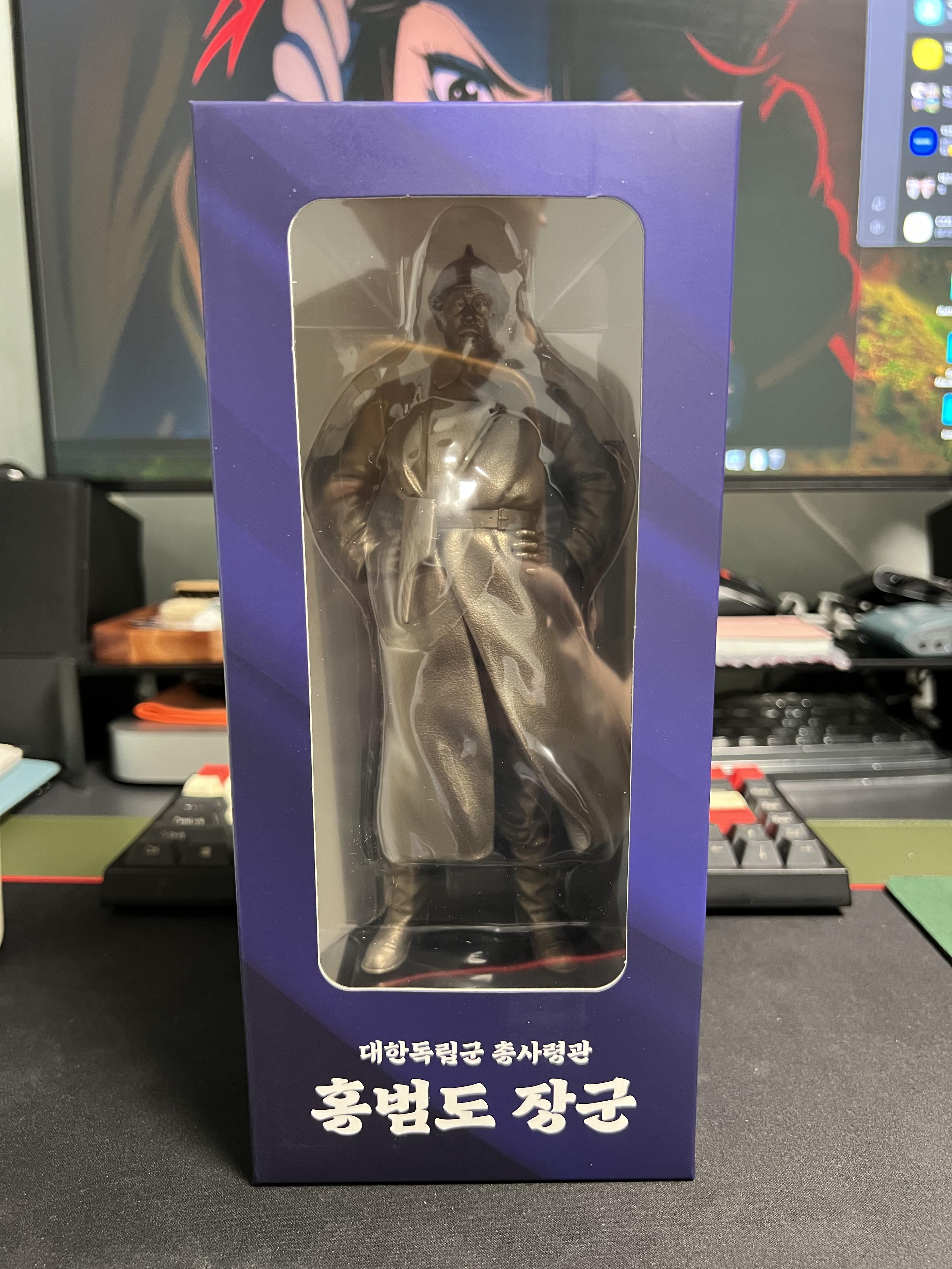 홍범도 장군 피규어 정면 샷