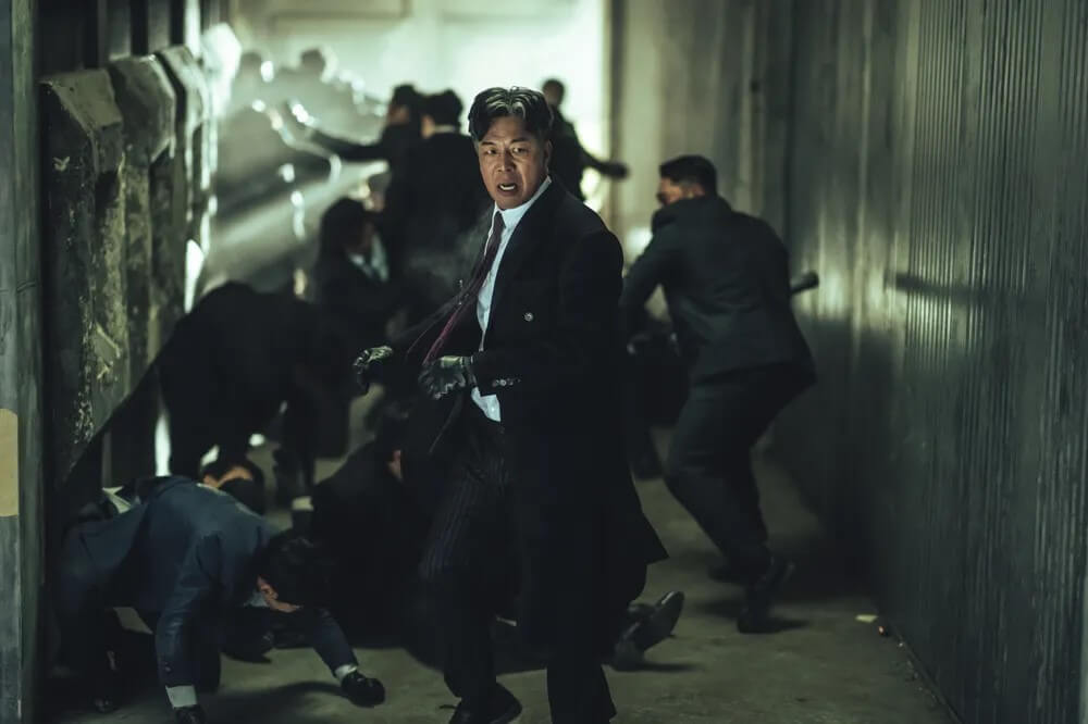 넷플릭스 광장의 안길강의 홍보 포스터입니다. 구봉산역을 연기하게 되었습니다.