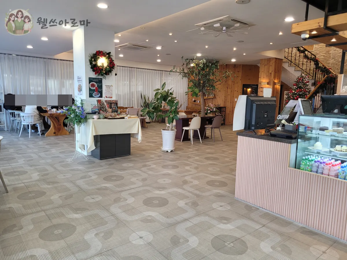 카페드메르-1층입구들어가서사진