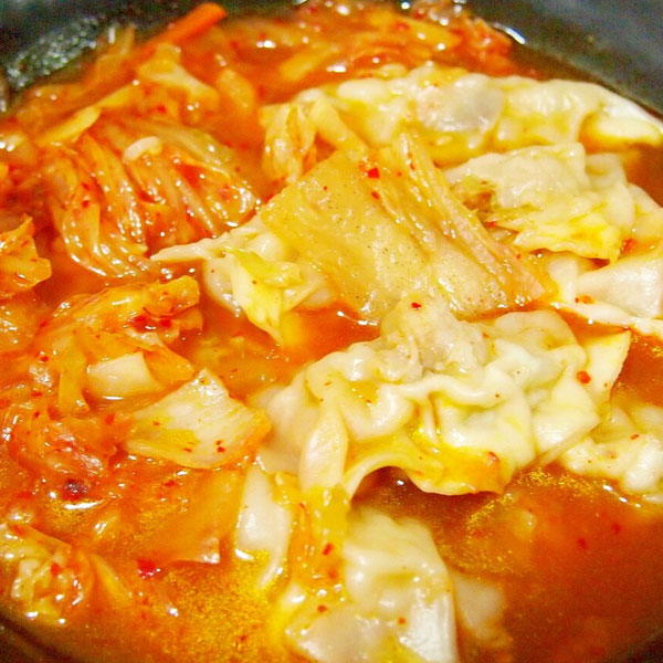 김치만두국