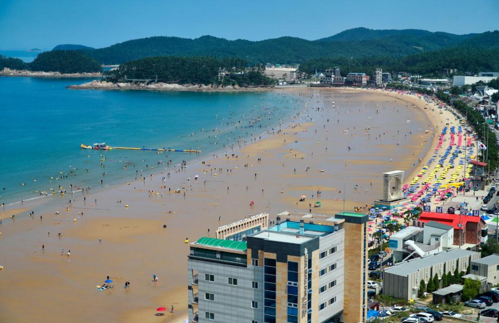 만리포-해수욕장-전경