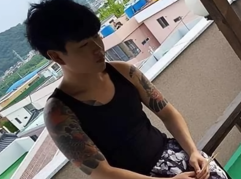 황영웅 