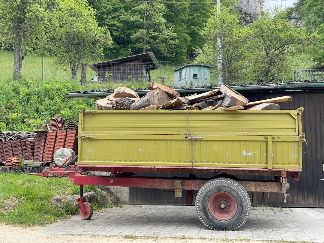 Dump truck