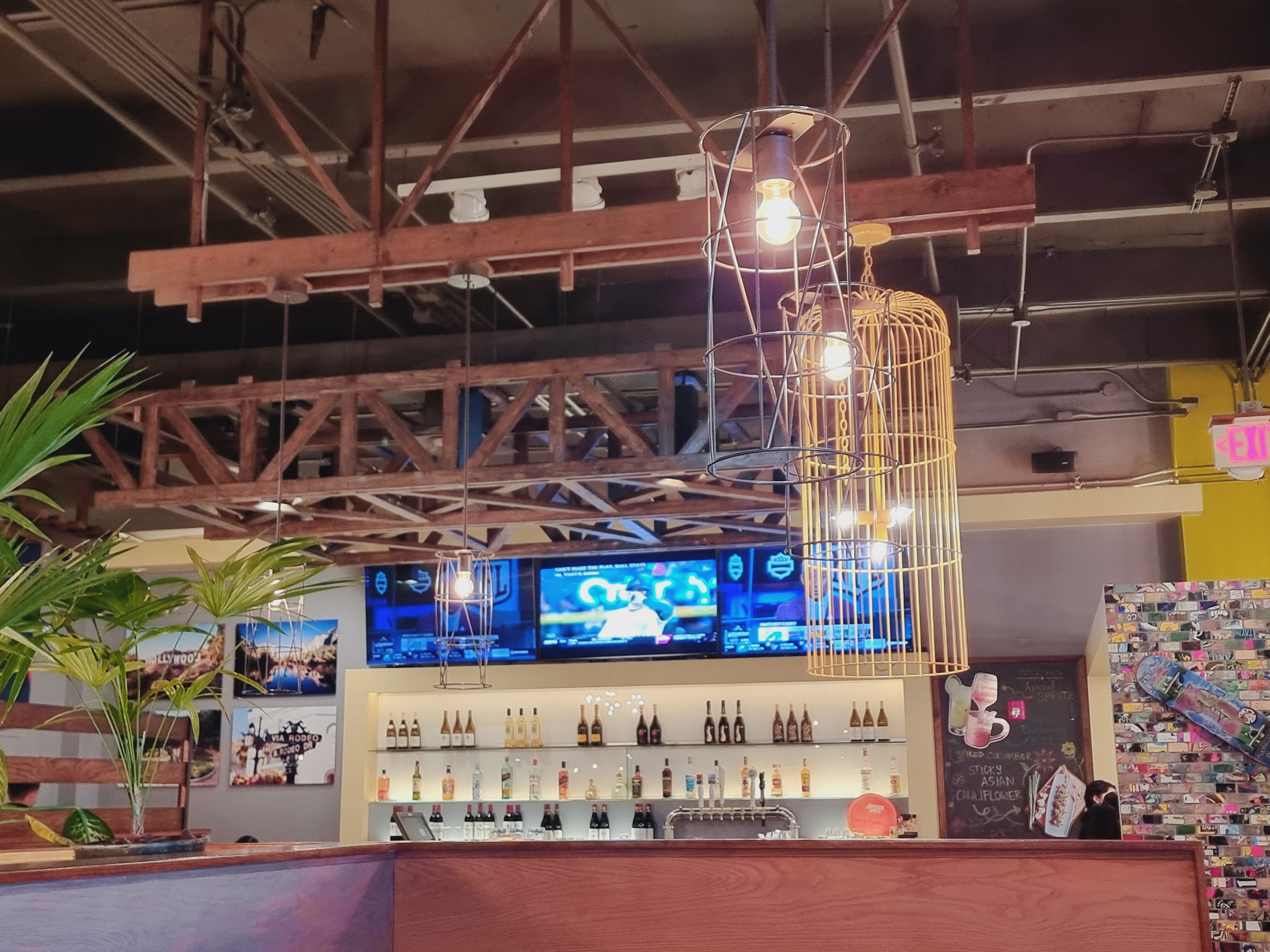 괌맛집 미국음식 피자와 샐러드 맛집 California Pizza Kitchen