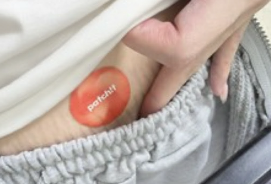 슬림잇-패치-배에-붙인-사진