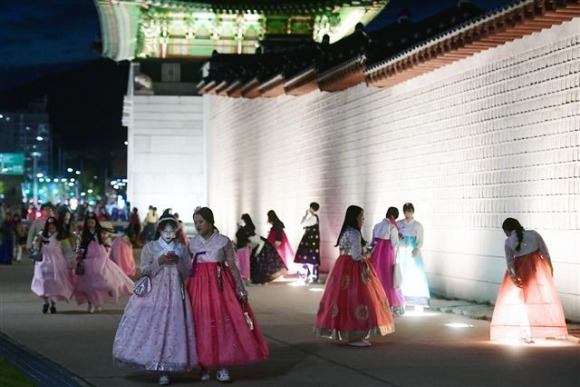 경복궁 별빛야행 예매하러 가기