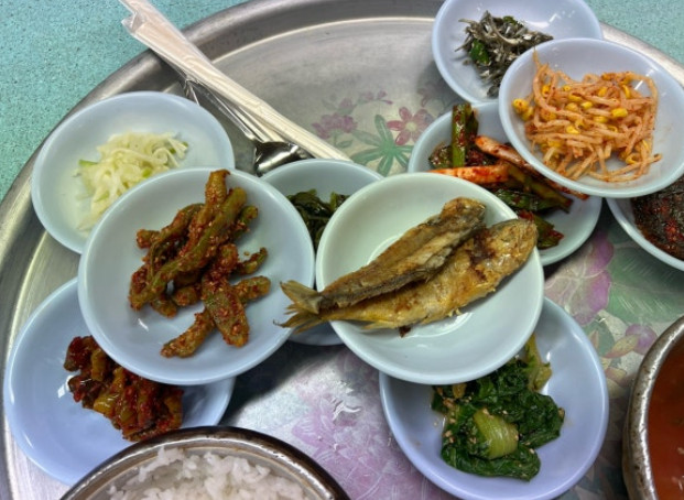 핸썸즈 경동시장 백반 맛집