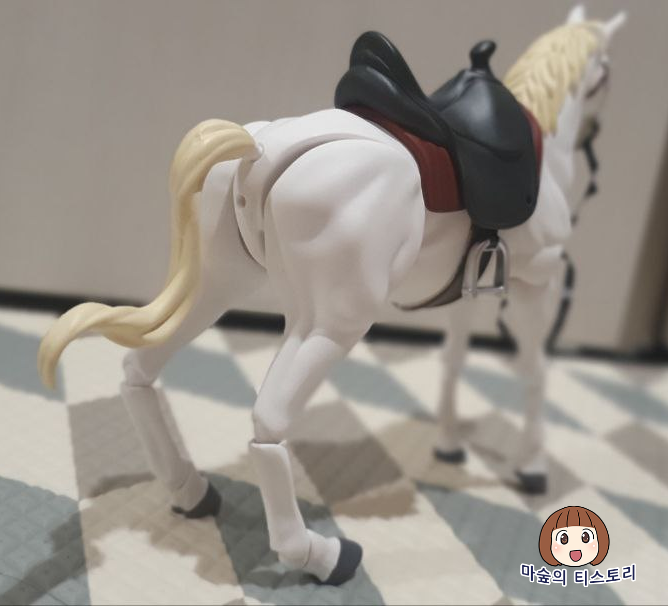 중국산 테무, 알리에서 구매한 말 피규어 모형 장난감 모습