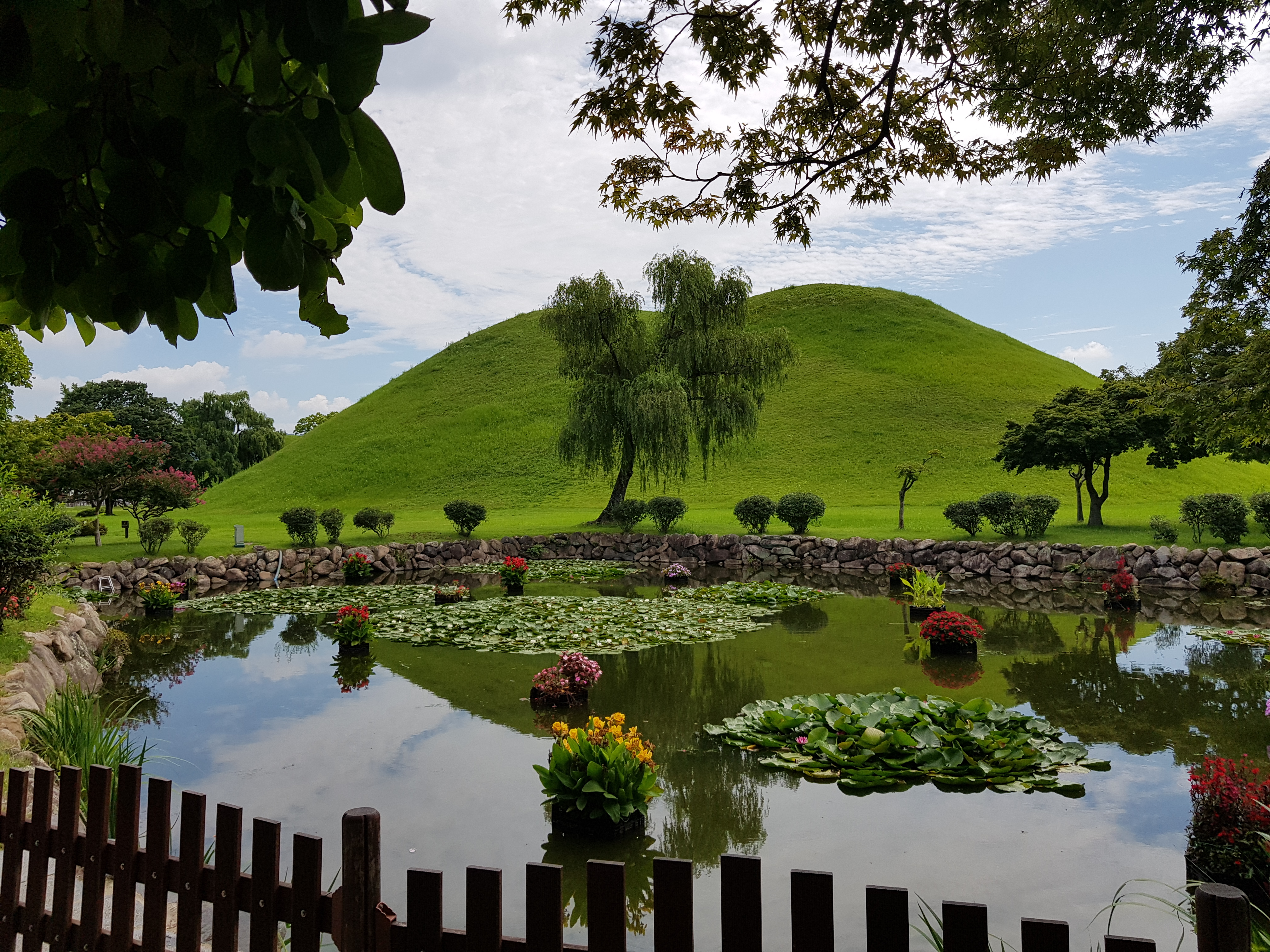 천년의 시간이 겹겹이 쌓인 경주역사지구