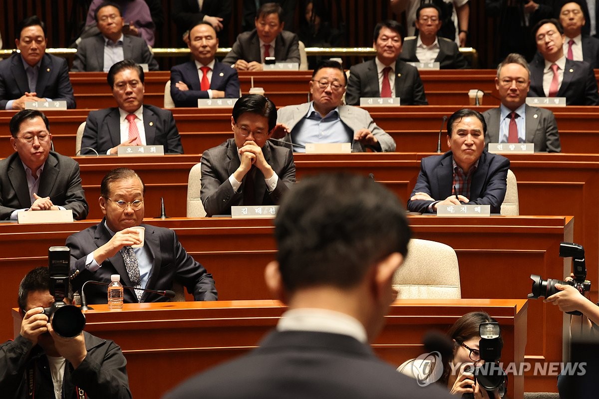 후보 교체 관련 비상대책위원회 회의 모습