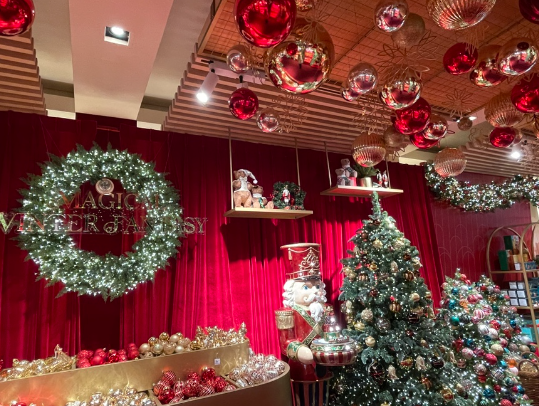 신세계 본점 미디어 파사드와 크리스마스마켓