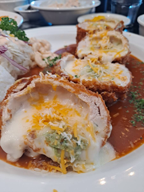 과카몰리 치즈돈까스 비주얼