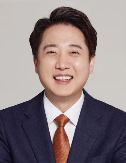 이준석-프로필-나이-관련주-명태균-지지율-사주-대선