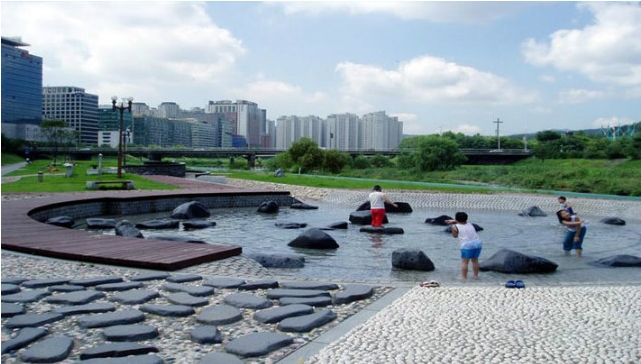 탄천내 물놀이장