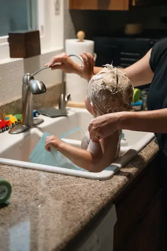 물이 닿는 감촉이 싫은 아이도 많습니다