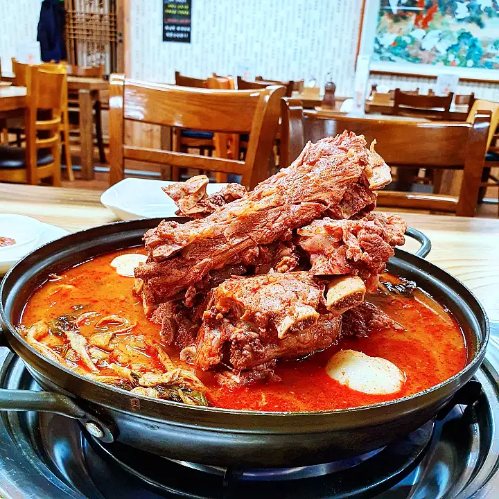 생방송오늘저녁 평택 소사벌 비전동 뼈다귀 감자탕 끝판왕 산더미 뼈탑 전골 맛집 추천