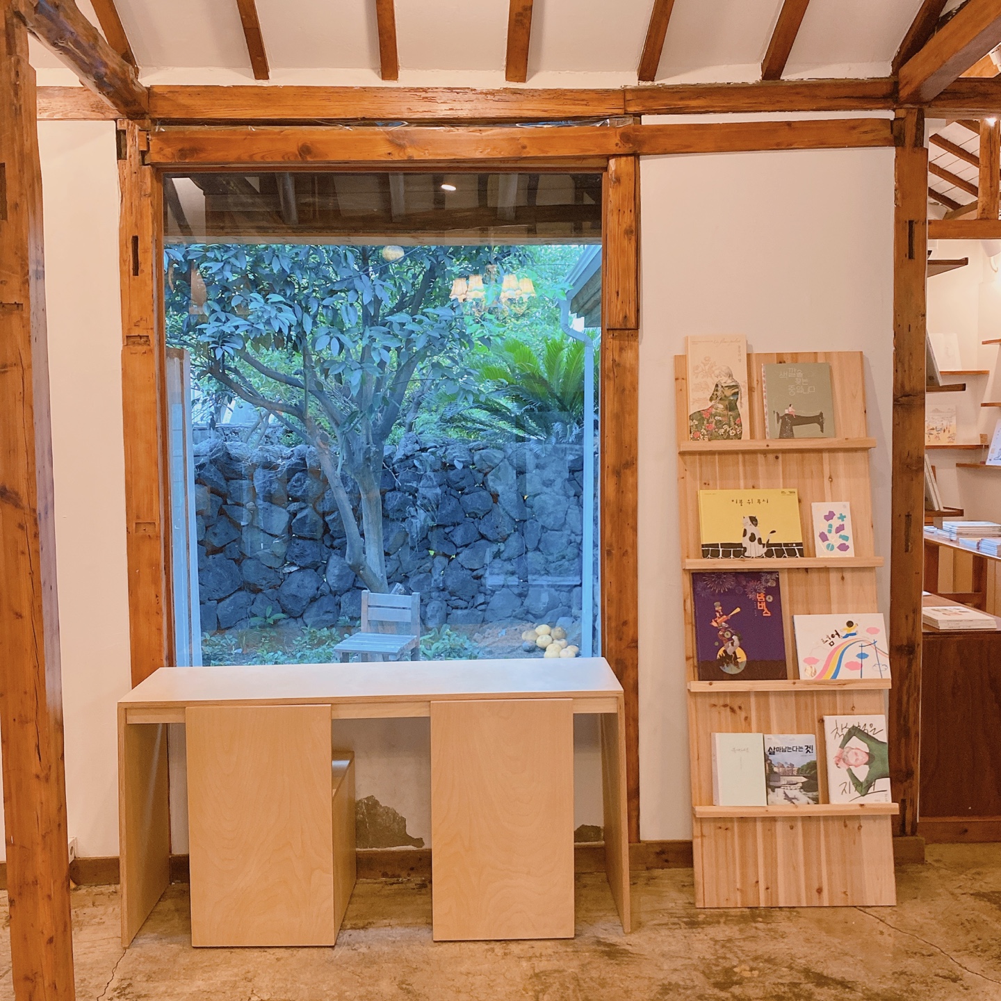 제주 동문시장 주택 구옥개조 북카페 무화과한입