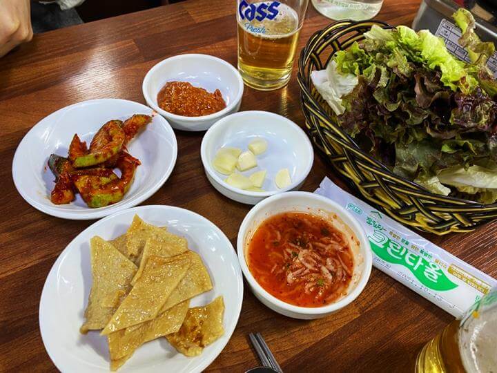 장군굴보쌈-기본반찬-어묵볶음-오이볶음