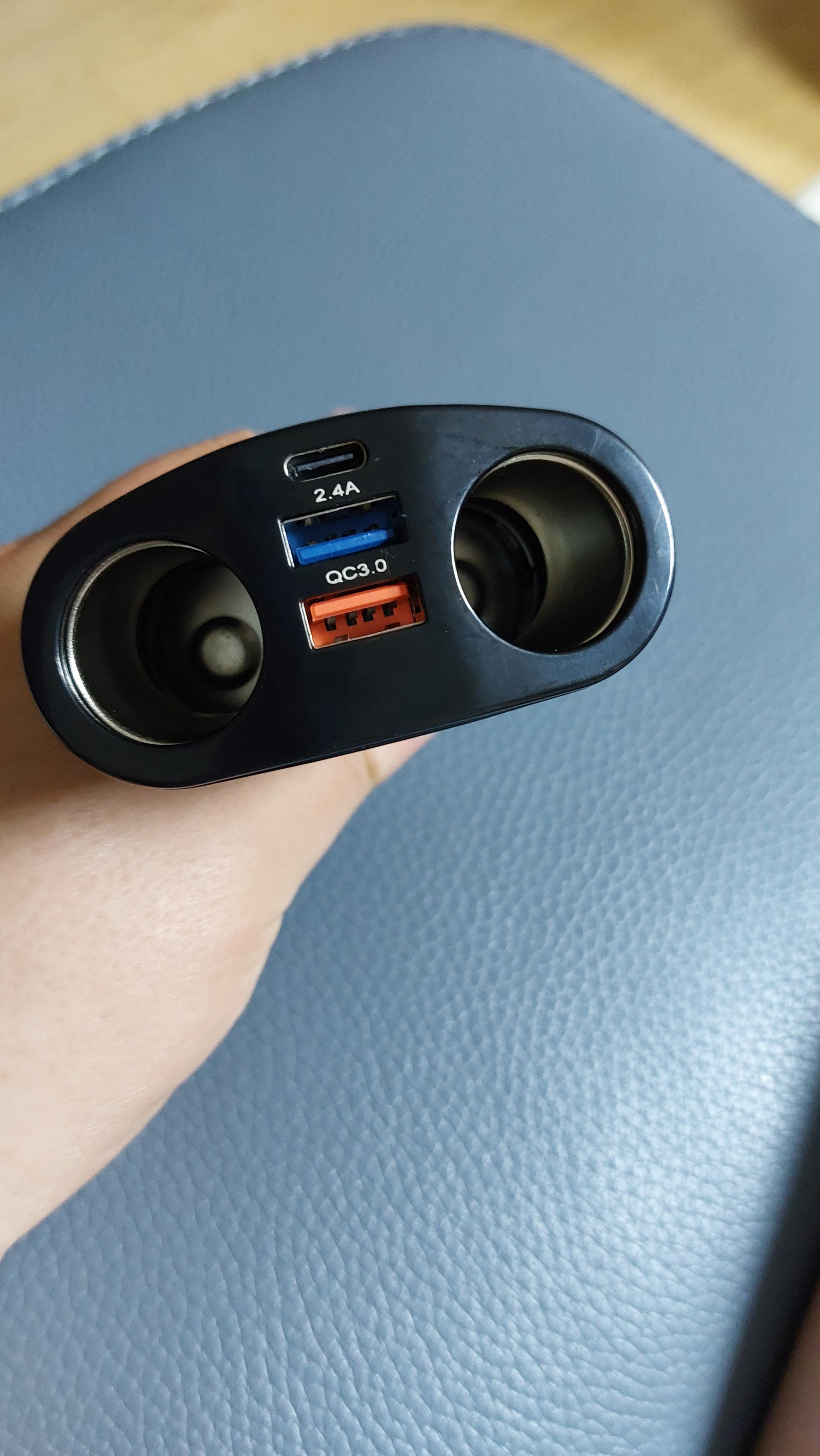 충전 포트가 많아서 좋다!