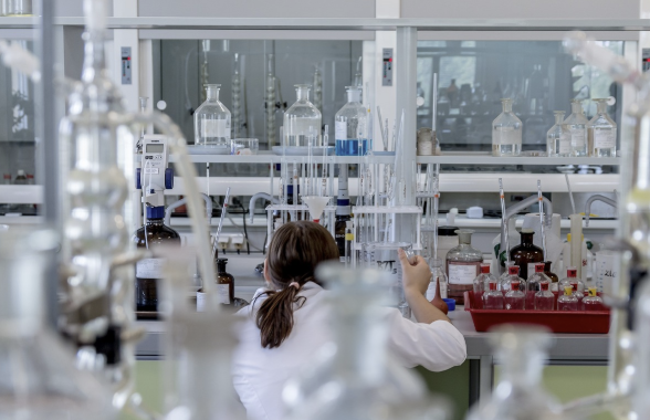 LC-MS/MS 기반 정량 분석에서 Matrix Effect 최소화 전략