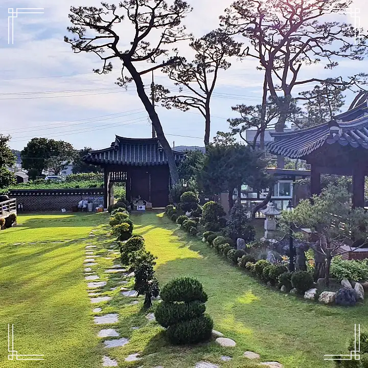 생방송오늘저녁 소나무 기와집 한옥 스테이 숙소 독채 온수풀장 스파 대부도 펜션 추천