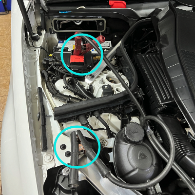 별도의 배터리를 연결한 모습