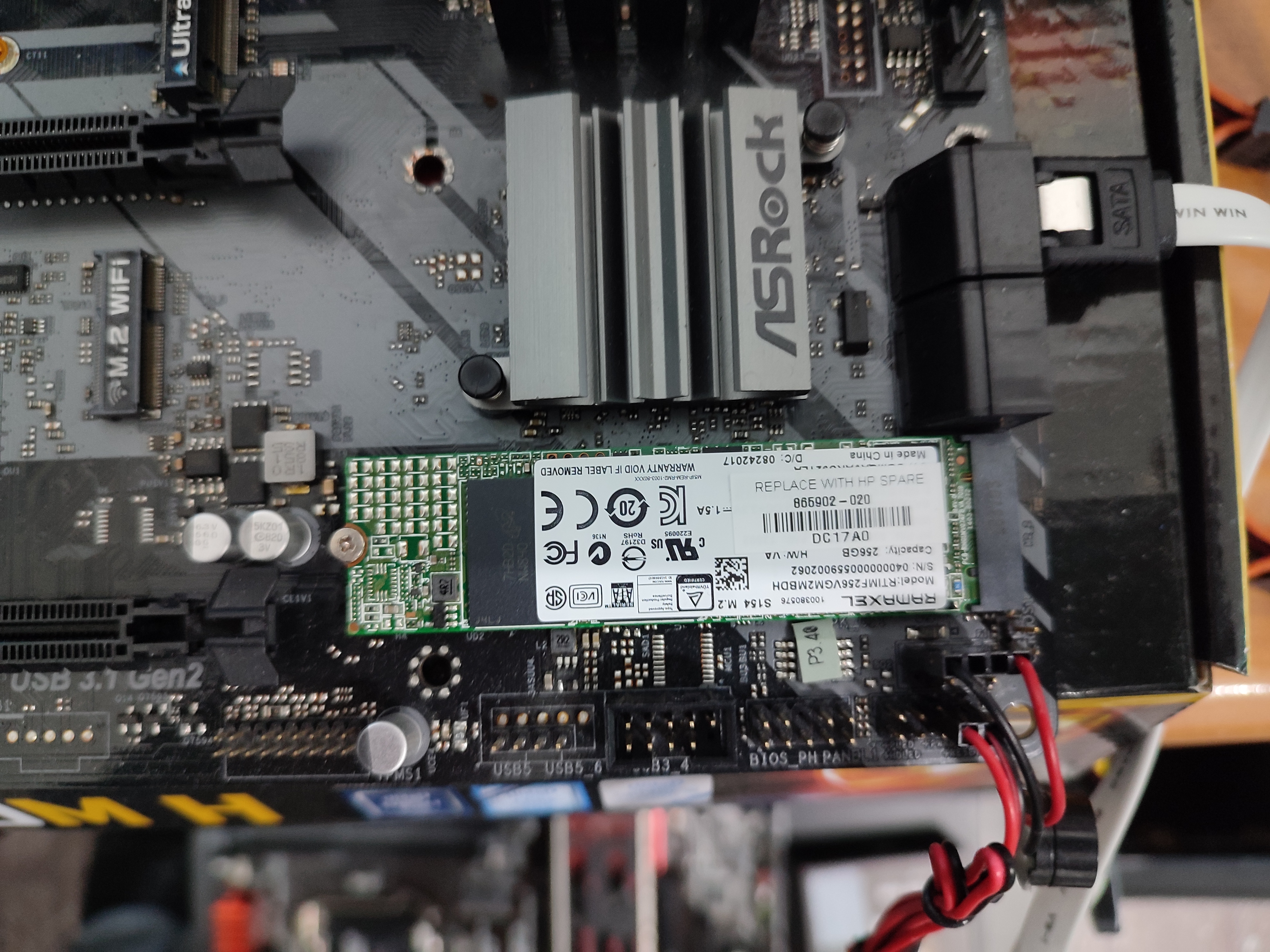 저는 처음보는 메이커의 제품이네요. RAMAXEL 256GB SSD