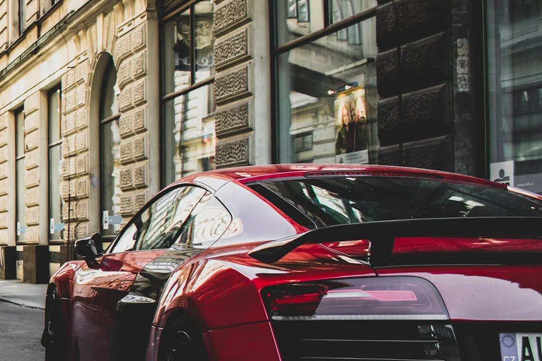 빨간색 스포츠카의 사진