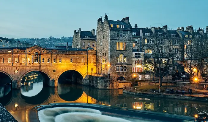 배스 Bath (source: wikipedia.org)