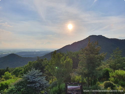 영인산 팔각정에서 내려다 본 풍광