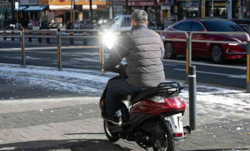 2025-motorcycle-crackdown-fines-helmet-regulations-and-kickboard-laws