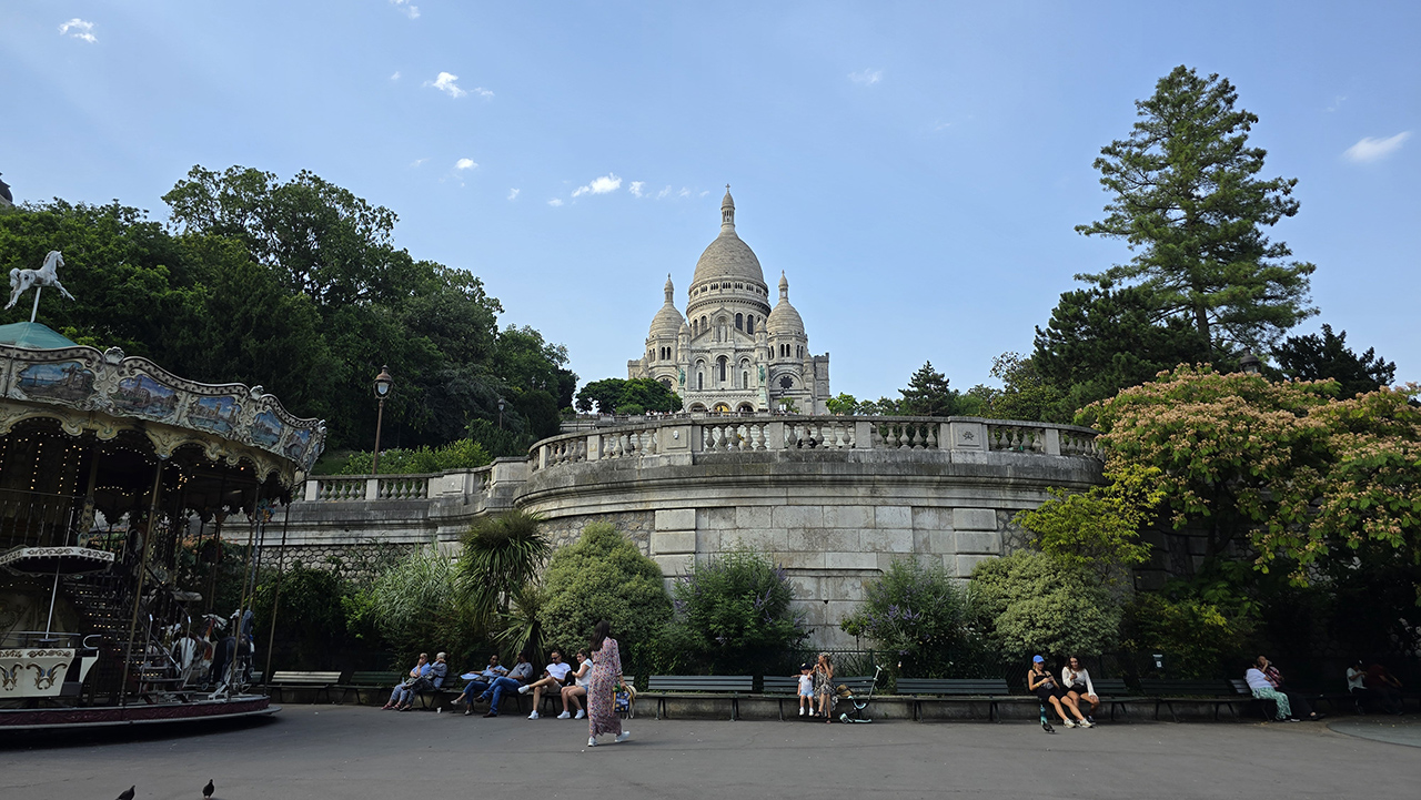 몽마르뜨 언덕 입구 도착
