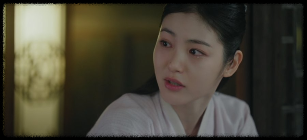 주란을 위로하는 영서