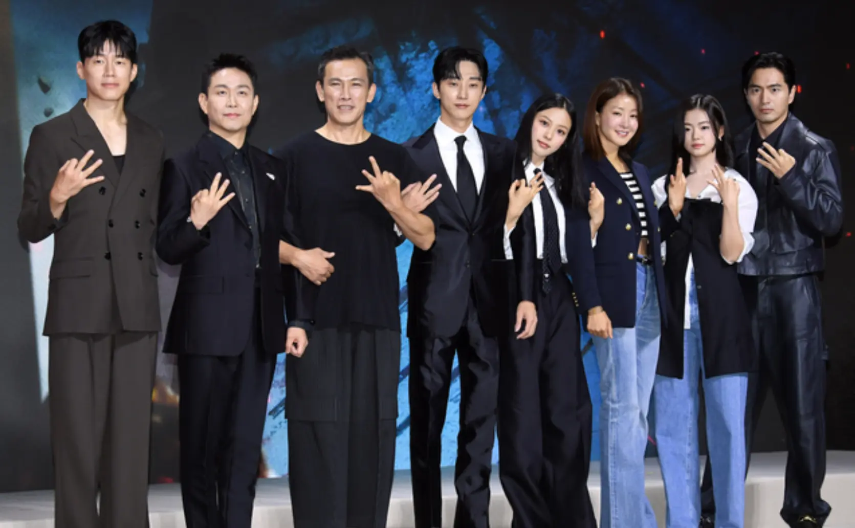 스위트홈 시즌3 제작발표회 단체샷