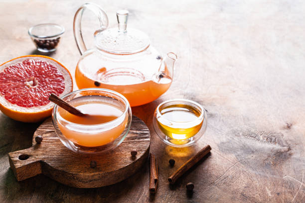 반으로잘린자몽과-찻잔