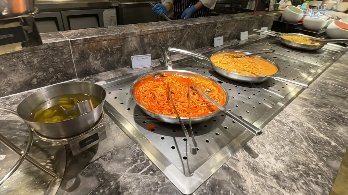 애슐리퀸즈-롯데몰-은평점-디너-파스타-시푸드-토마토소스