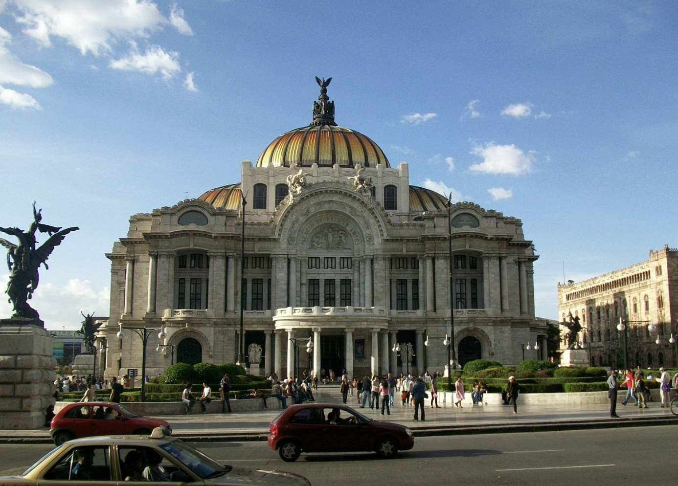 멕시코 중소 도시의 ‘광장(Plaza) 산책 문화’