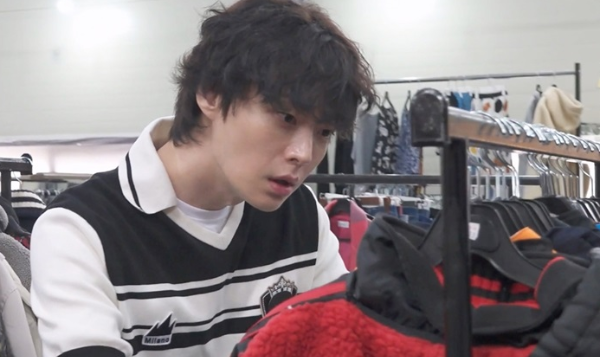 옷 고르는 안재현