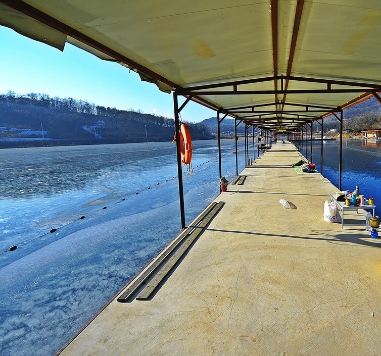 강화 양오낚시터 빙어축제 기본정보&amp;#44; 양오낚시터는 공기도 맑고 경치도 좋고 가족들과 함께 휴양을 즐길 수 있는 낚시터입니다.