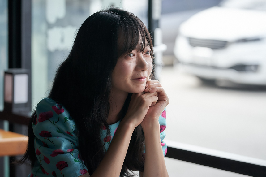 2025 영화 &amp;#39;바이러스&amp;#39; 리뷰 : 감염되면 사랑에 빠지는 독특한 로맨스