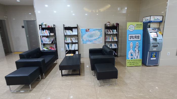 제주도 제주도숙박 아로하호텔 아담한호텔 아로하호텔입구 아로하호텔로비