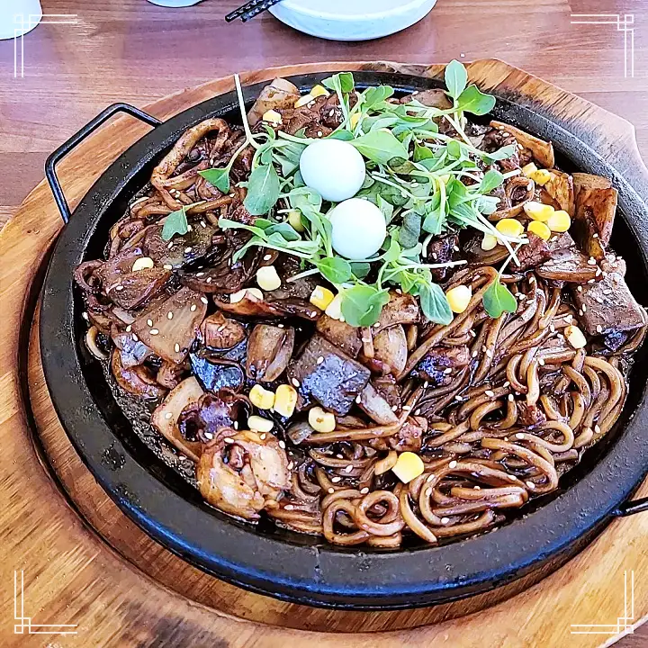 양념게장 돌짜장 돌판짜장 맛집 온천 실내데이트 코스 시몬스 침대 카페 별빛 정원 여행 가볼만한 곳 추천 생방송투데이 이천 떴다 동네방네