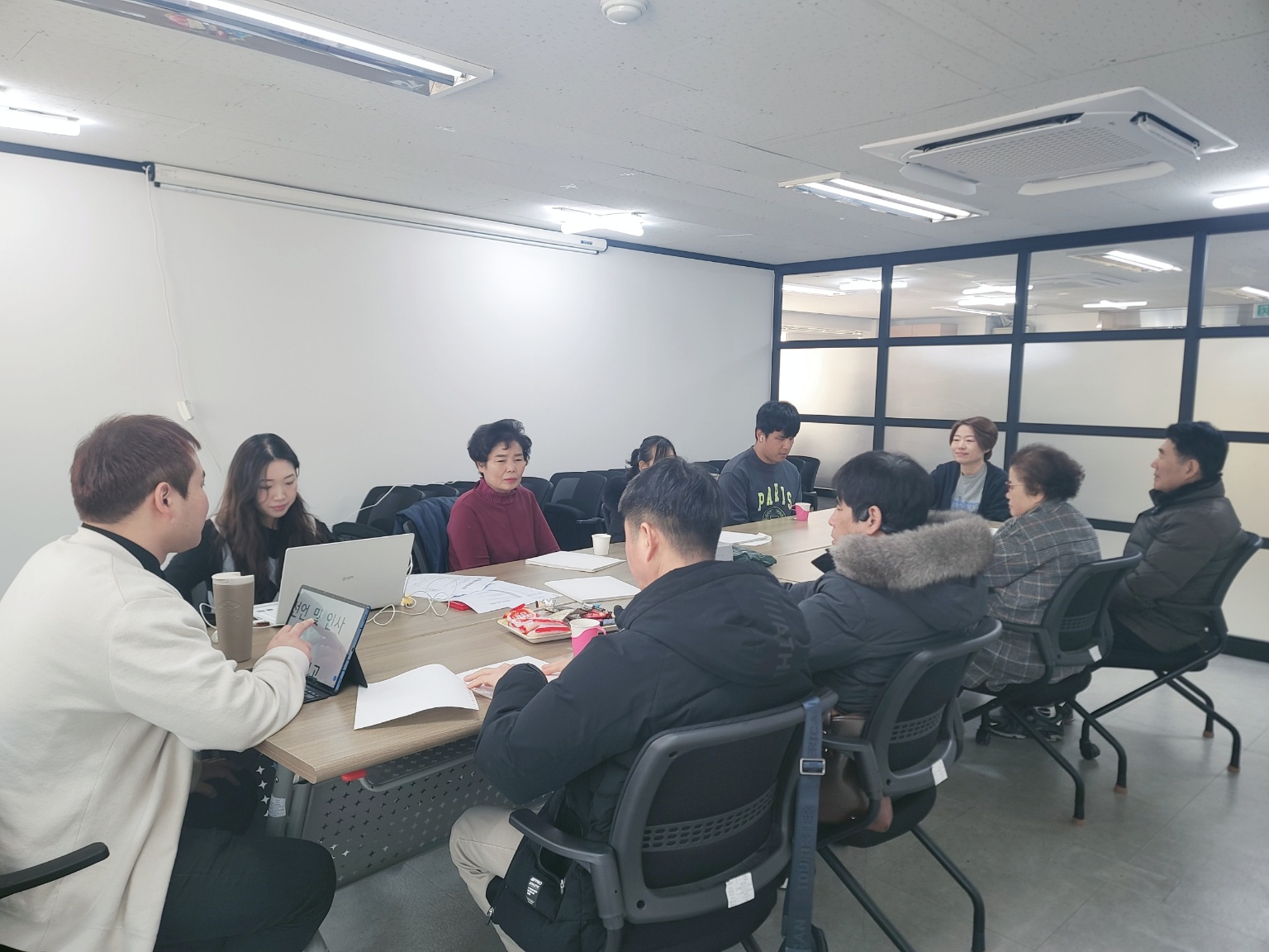 이미지설명: 동작지회 1차 운영위원회를 시작하는 모습