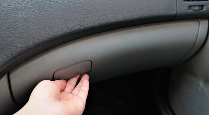 여름 자동차 에어컨 필터, 깨진 백밀러, 스마트키베터리 셀프교체 정비