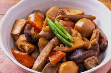 토란 심는 시기 효능 토란대 삶는 법 / 토란대 나물 볶음 토란국 레시피