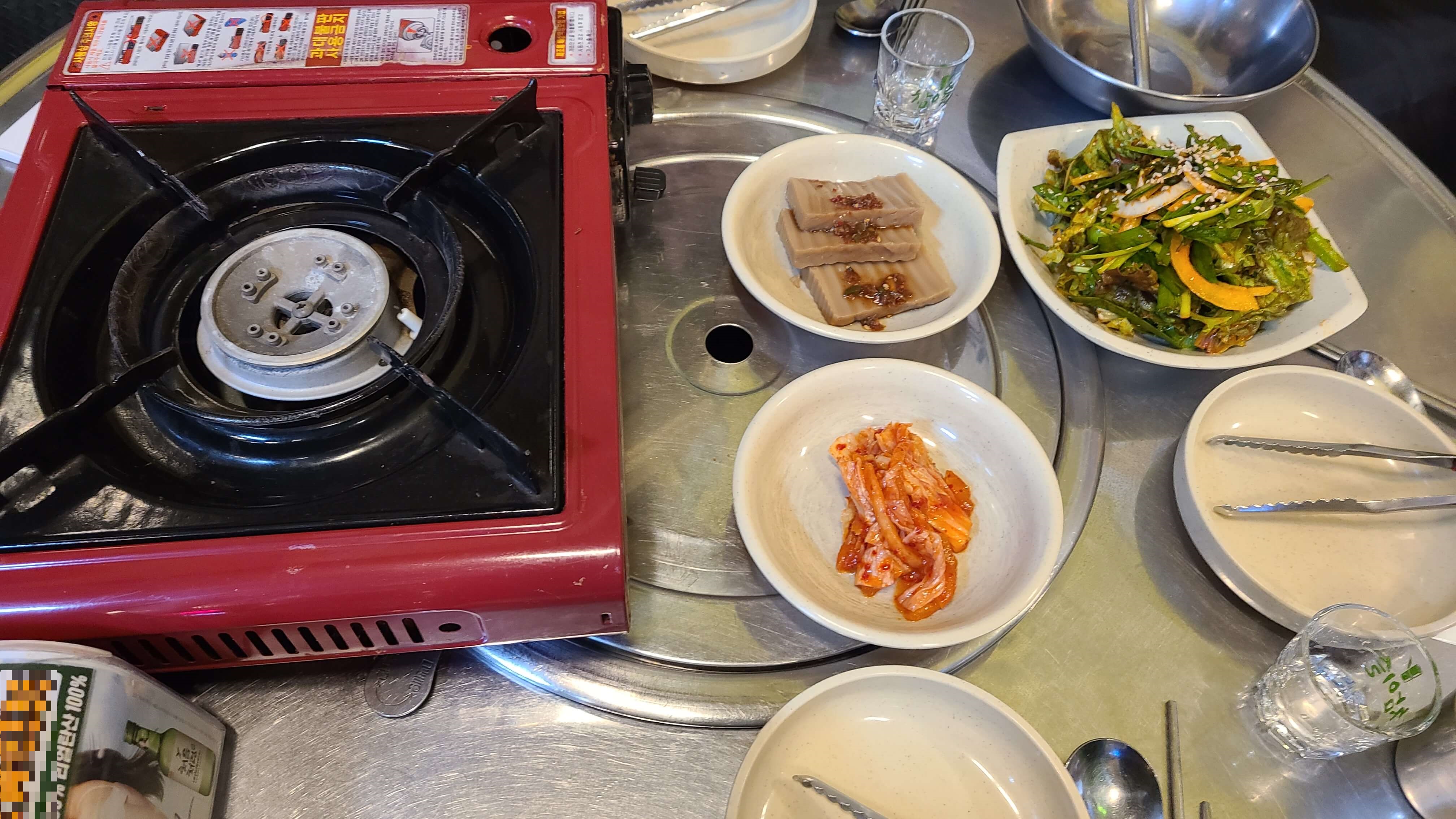 블랙돈-등갈비찜-테이블-셋팅