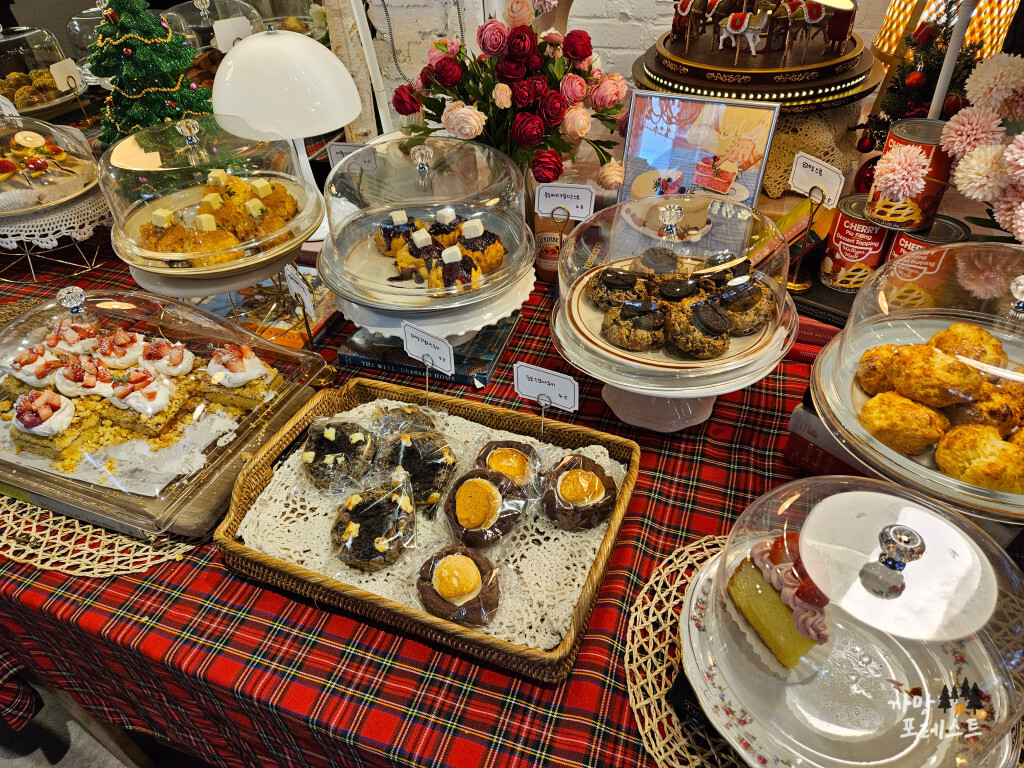 썸팅어바웃 커피 강남 매장 내부