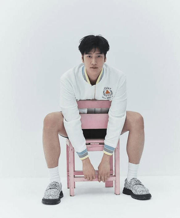 나인우 화보
