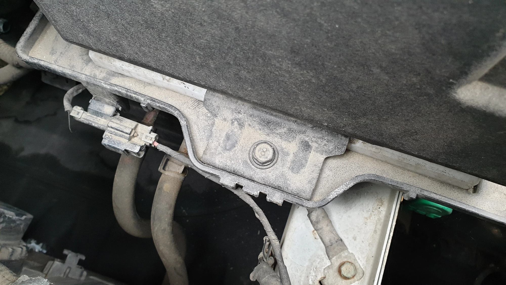 배터리 고정 모습